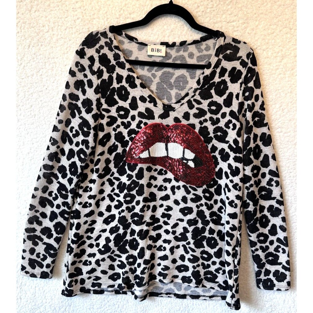 BIBI Sweater Long Sleeve‎ V-Neck Blouse Animal Print Sequins Red Lips Small